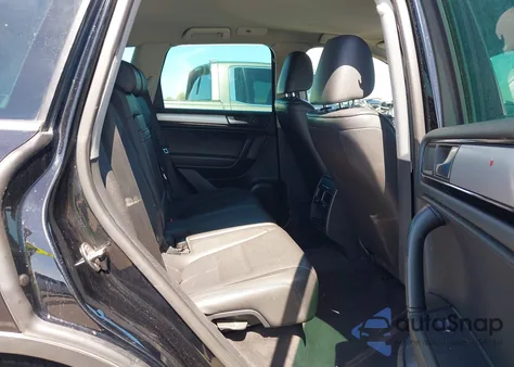 2013 Volkswagen Touareg Vr6 Sport from USA, damaged, VIN WVGEF9BP7DD008187